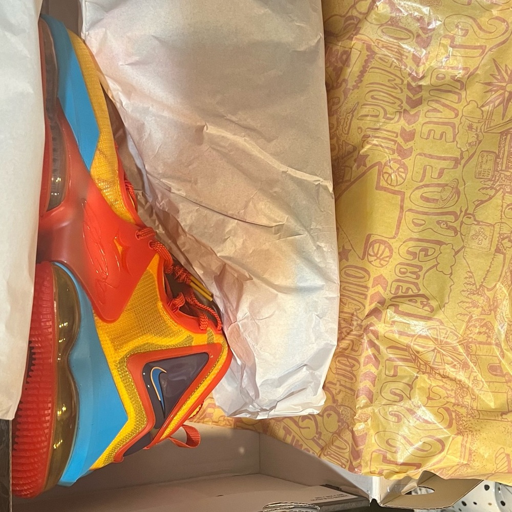 NIKE LEBRON 19 NRG BASKETBALL SHOES
space jam